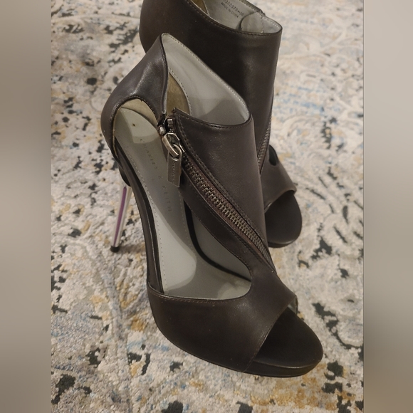 Charles & Keith stilettos - Picture 2 of 8